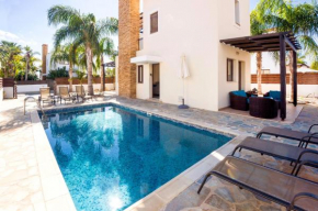 Villa Ioanna - 50m from Med Sea